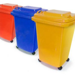 Basureros de Reciclaje 30 litros con Tapa y 4 Ruedas C/U